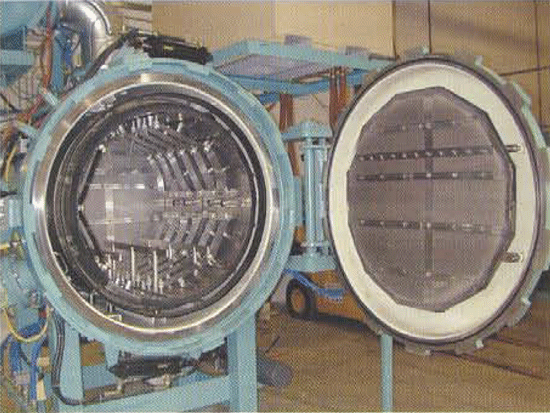 Fig. 2 (Bottom) A carbon-felt style hot zone consists of carbon-fiber felt on the inside diameter of the hot zone and an outer layer of molybdenum sheet or carbon-base foil.